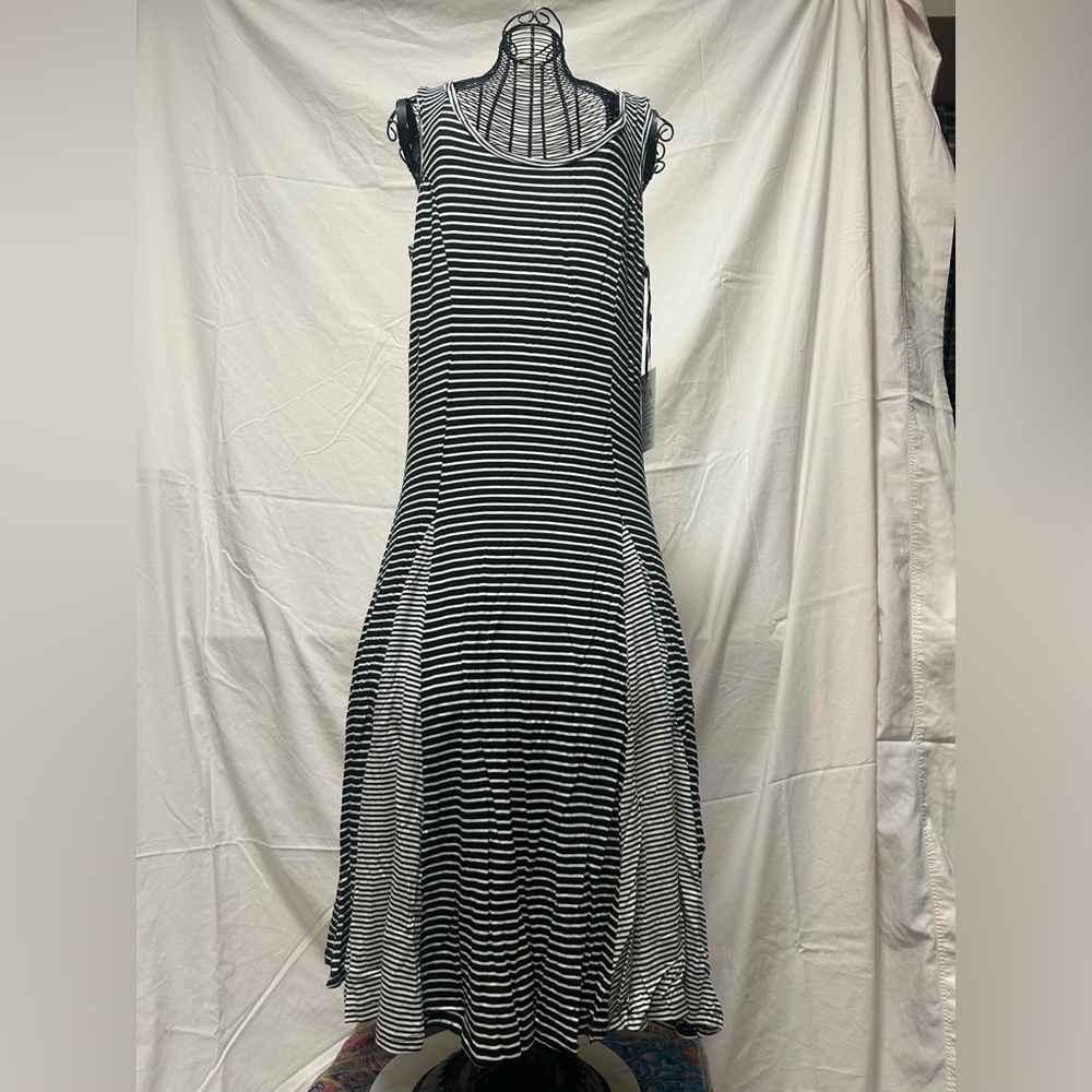 Midi dress by Icon Apparel, perfect summer dress! NWT!